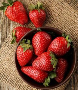 Nutrients in Strawberries